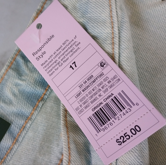 NWT Wild Fable Light Wash Distressed High Rise Relaxed Straight Jeans Size 17 - Picture 6 of 11